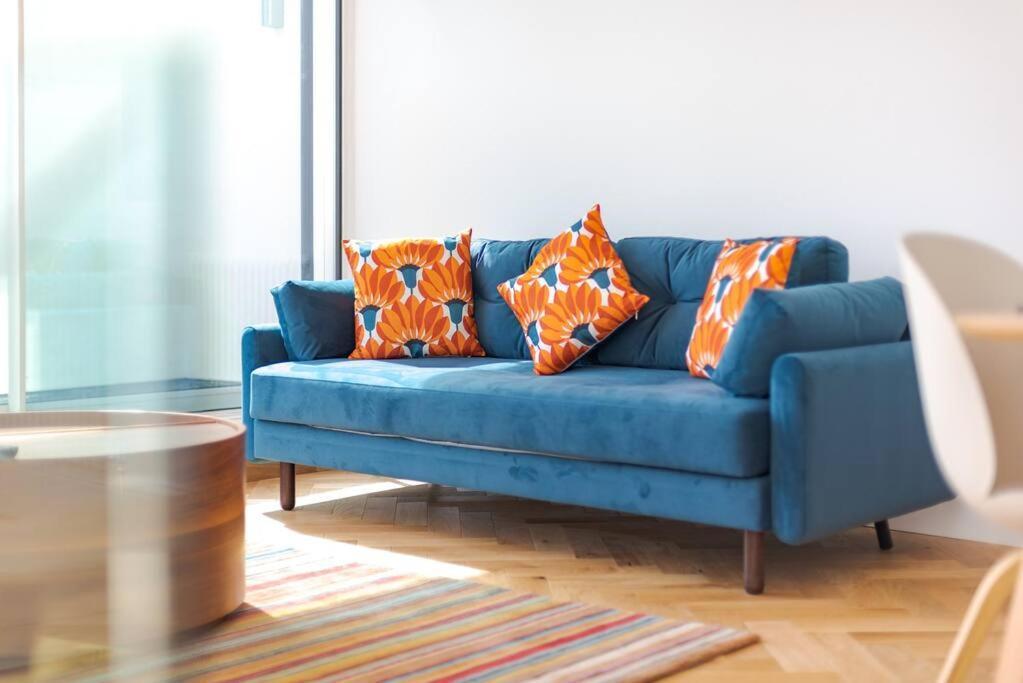 Stunning Two Bed Apartment Rh8 Londra Exterior foto