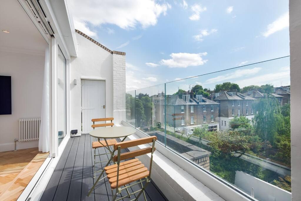 Stunning Two Bed Apartment Rh8 Londra Exterior foto